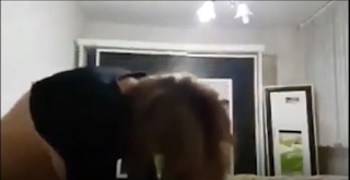 Video açıklması olarak “komşu karısına çakıyor”