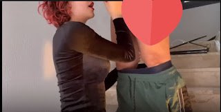 Olgun çift merdiven boşlugunda işi hallediyorlar iyi