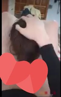 Kıskaç taktigi ile kızı yakalayıp avını öl*ürmeye